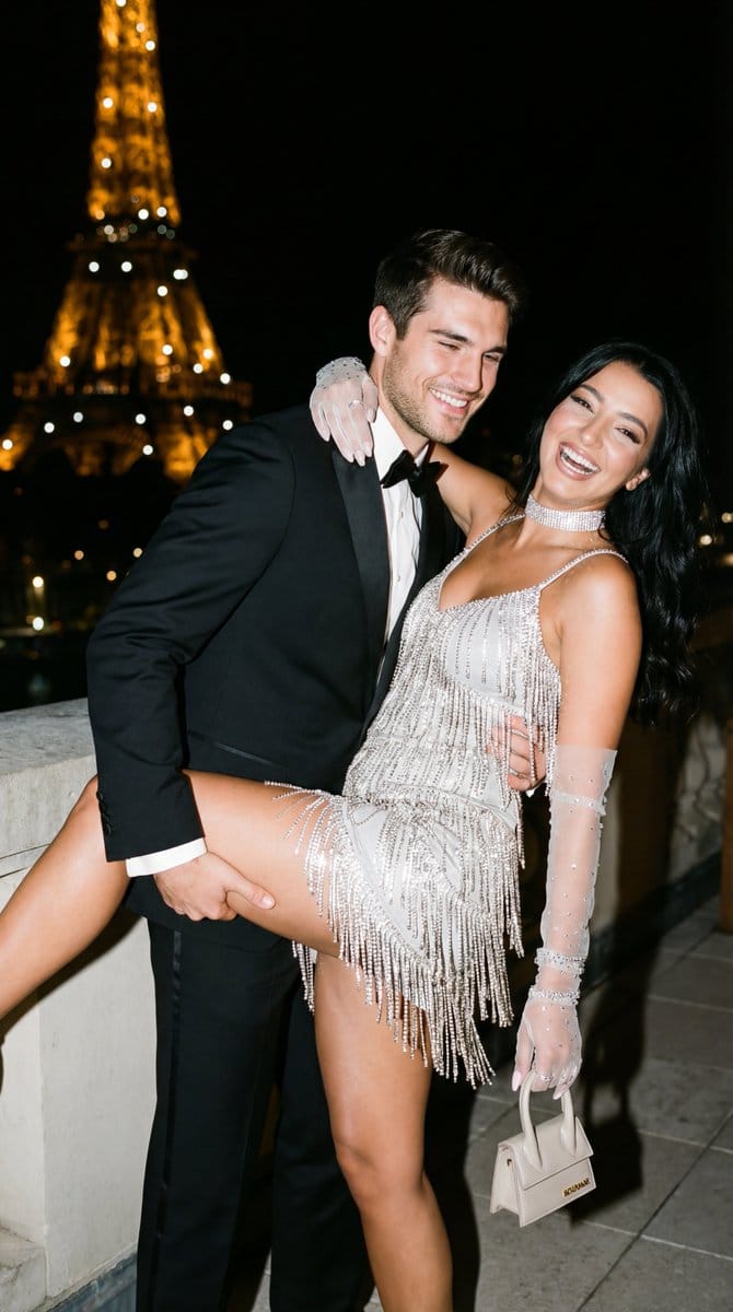 Cinematic Flash Editorial Couple Portrait in Paris - AI 프롬프트