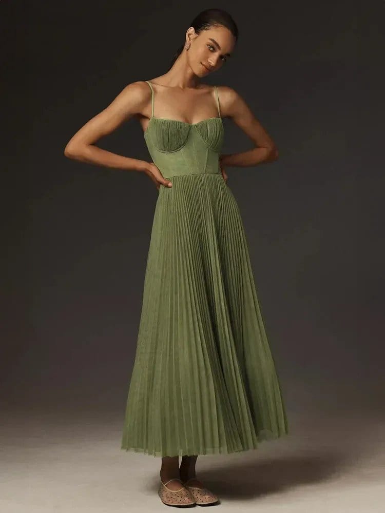 E-commerce Product Listing: Realistic UGC Dress Photo - KI-Prompt