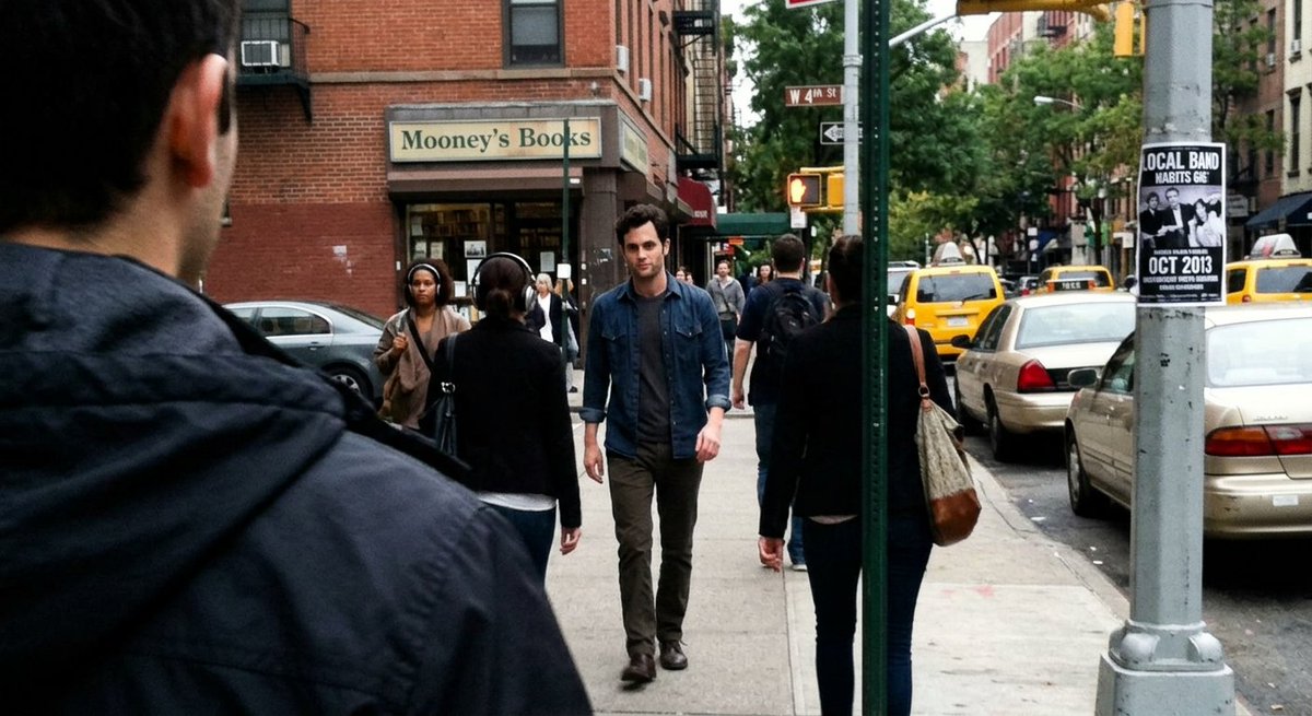 Preview image for Fleeing Joe Goldberg Photo prompt