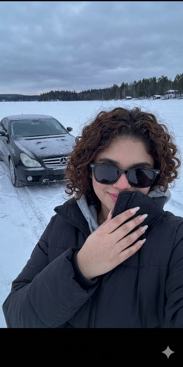 Preview image for Frozen Lake Winter Selfie prompt
