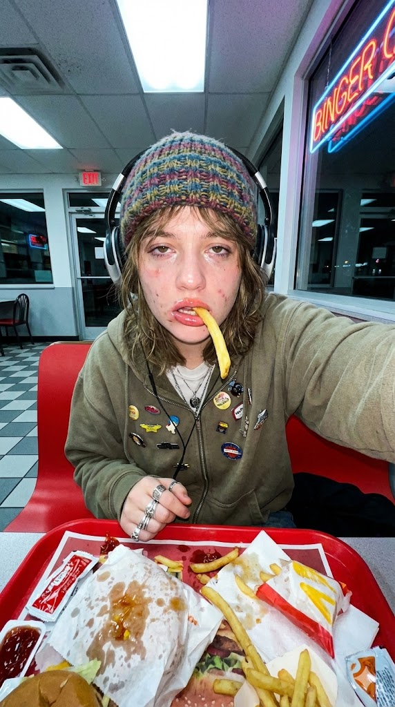 Preview image for Gen-Z Anti-Aesthetic Diner Selfie prompt