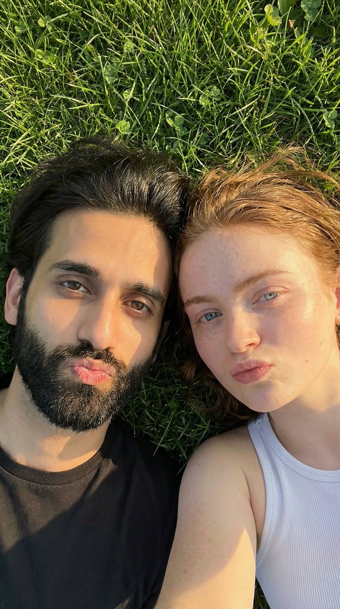 Preview image for Golden Hour Selfie Couple prompt