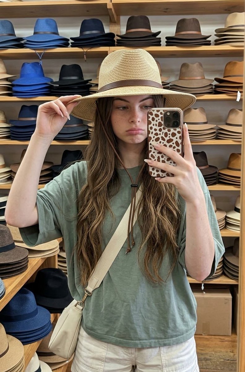 Preview image for Hat Shop Selfie Portrait Prompt prompt