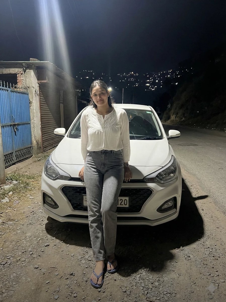 Preview image for High-Contrast Night Portrait Prompt (Car) prompt