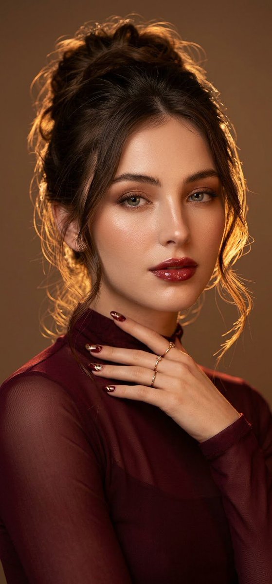Preview image for High-End Beauty Portrait with Reference prompt