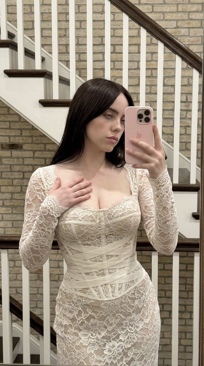 Preview image for Hyper-Defined Mirror Selfie Prompt (Billie Eilish Identity Lock) prompt