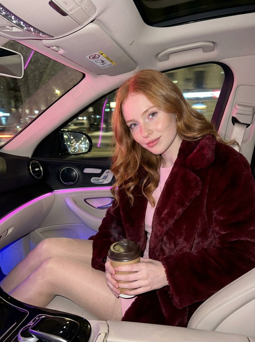 Intimate Luxury Car Interior Portrait - AI 프롬프트