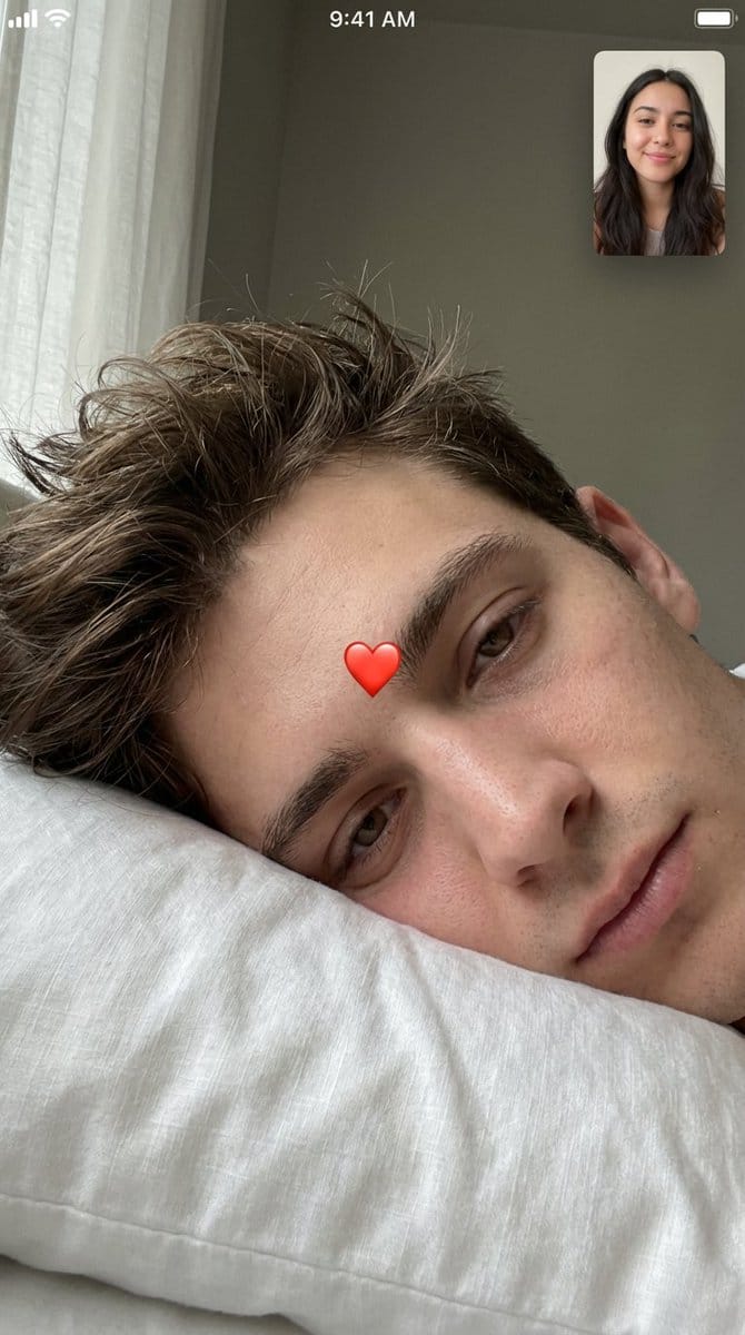 Intimate Photorealistic FaceTime Portrait Prompt - AI 프롬프트