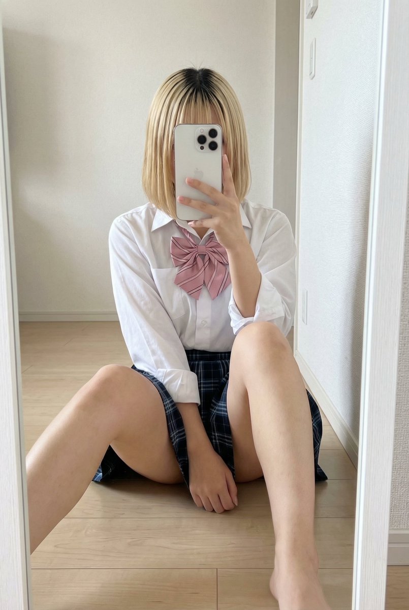 Preview image for Japanese Schoolgirl Mirror Selfie with Hidden Face prompt