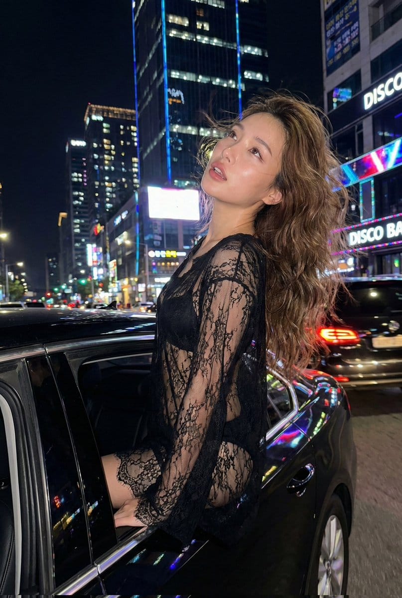 Nighttime Urban Fashion Editorial in Luxury Sedan Prompt - Prompt de IA