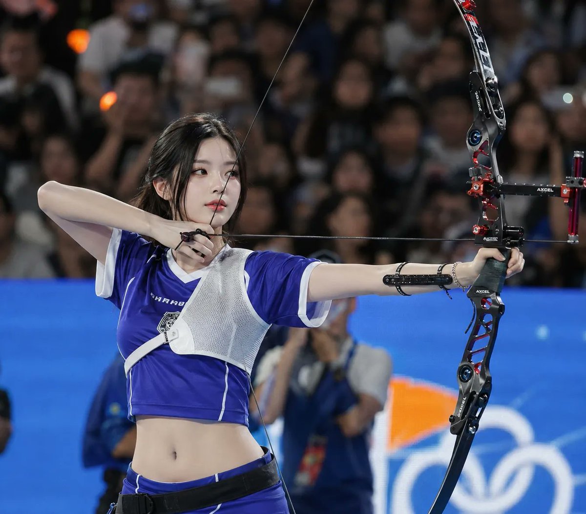 Preview image for Realistic Sports Photography Archer prompt