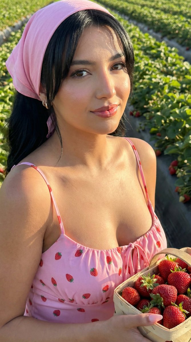 Preview image for Strawberry Field High Fashion Editorial Portrait Prompt prompt