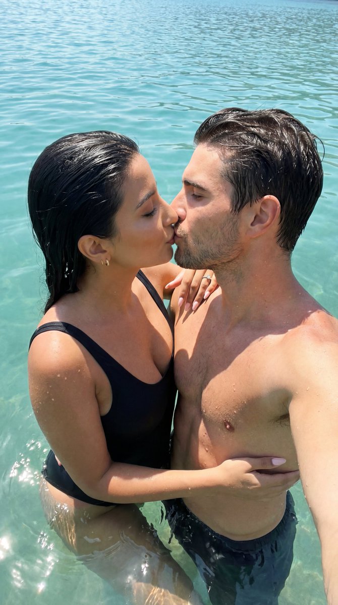 Preview image for Ultra-Photorealistic Candid Water Kiss prompt
