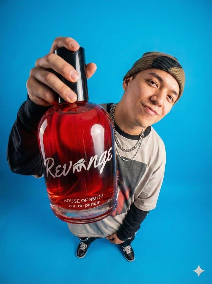 Preview image for Ultra-realistic Product Portrait for Fragrance Campaign prompt