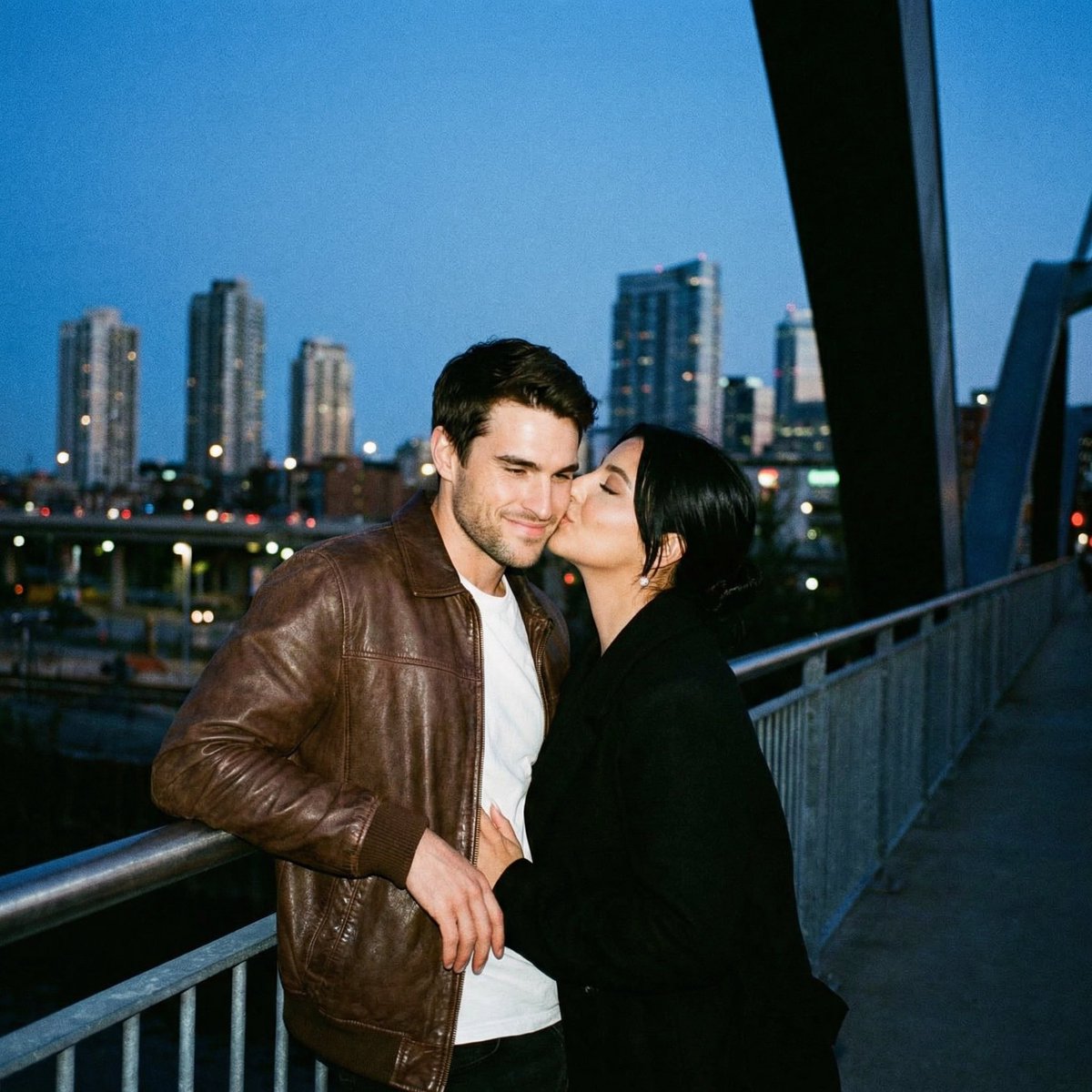 Preview image for Ultra Analog Film Candid Romance Scene prompt