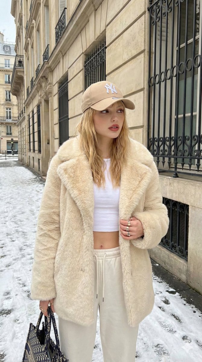 Preview image for Urban Street Style Fashion Portrait in Snow prompt