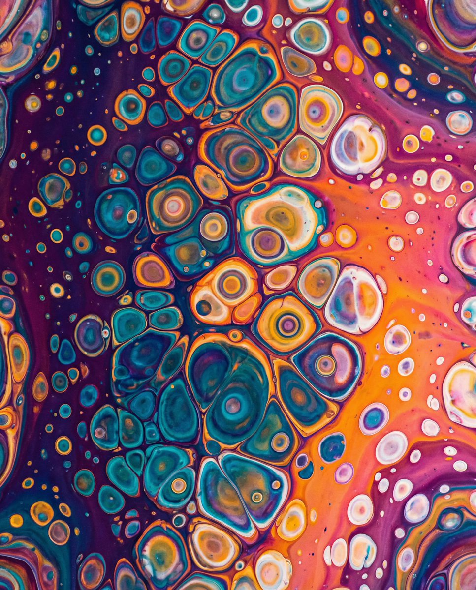 Preview image for Vibrant Abstract Fluid Art Pour prompt